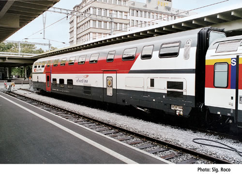 IC 2000 Double Decker Restaurant car<br /><a href='images/pictures/Roco/45470.jpg' target='_blank'>Full size image</a>